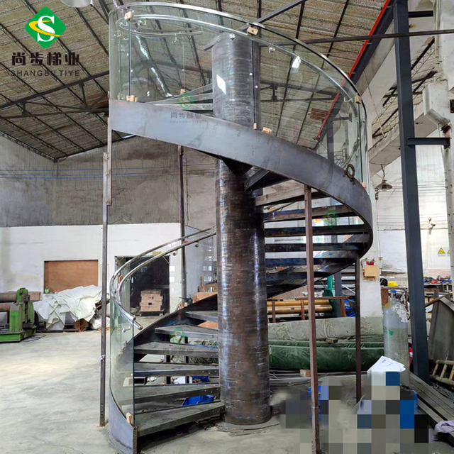  尚步梯业定制生产大型中柱旋转楼梯家用商用玻璃护栏不锈钢扶手