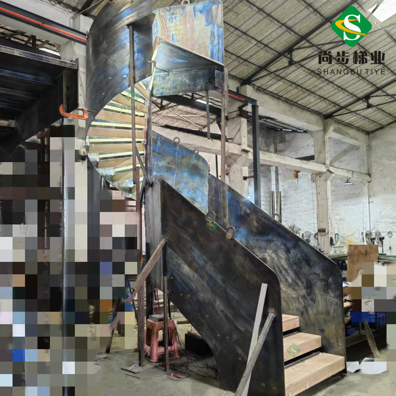 尚步梯业厂家定制生产高栏板弧形旋转直型高钢板楼梯双钢板单钢板