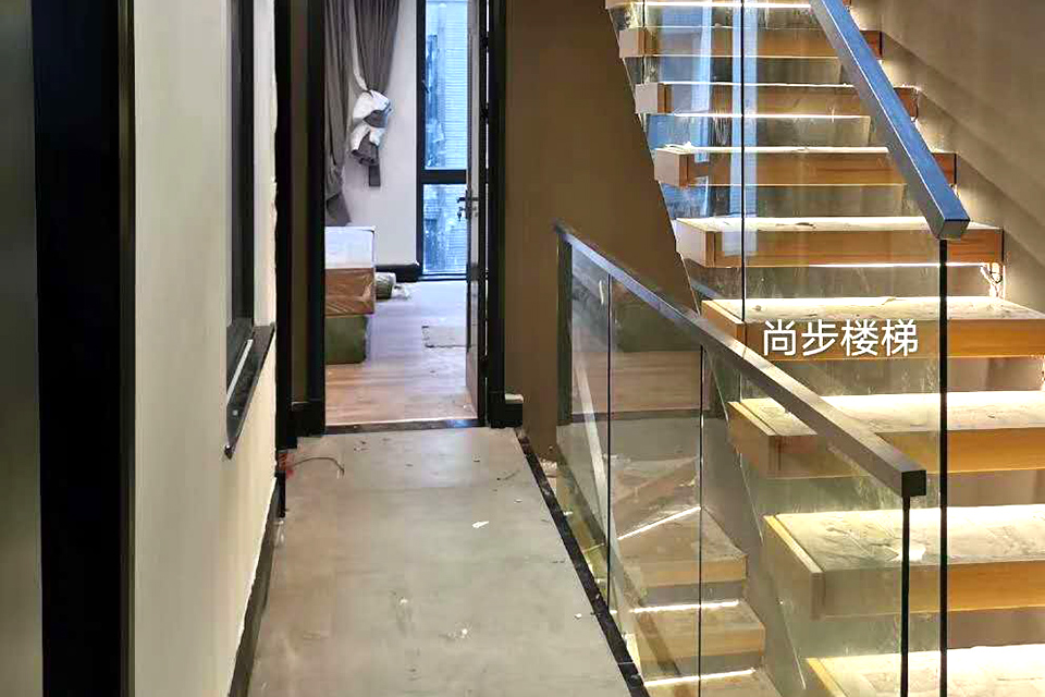 悬浮楼梯拉杆护栏钢结构龙骨实木踏板简洁别致高雅之梯