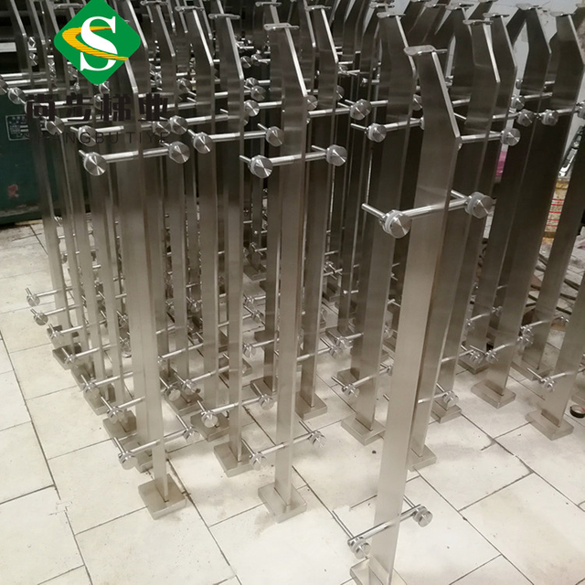 尚步梯业厂家定制生产304 316不锈钢立柱 护栏 扶手 楼梯