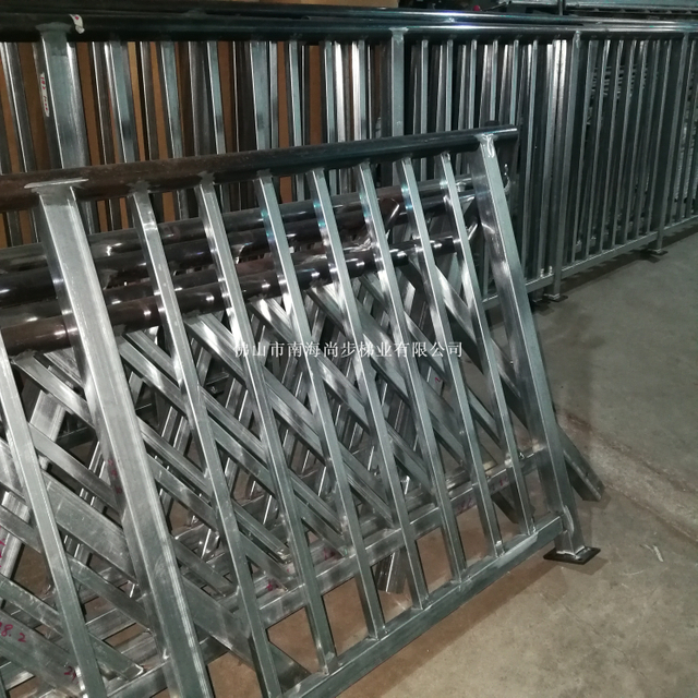 碳钢护栏-佛山尚步梯业