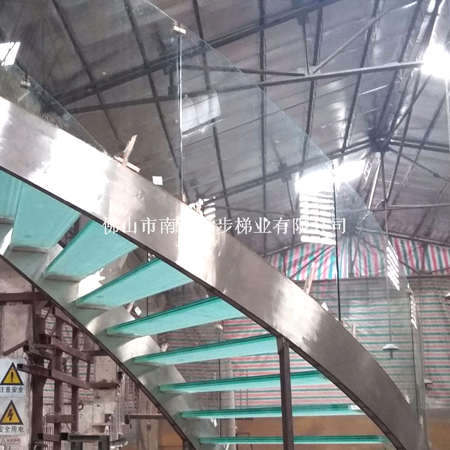 广东佛山尚步梯业厂家定制生产钢结构弧型楼梯铁艺护栏大理石踏板
