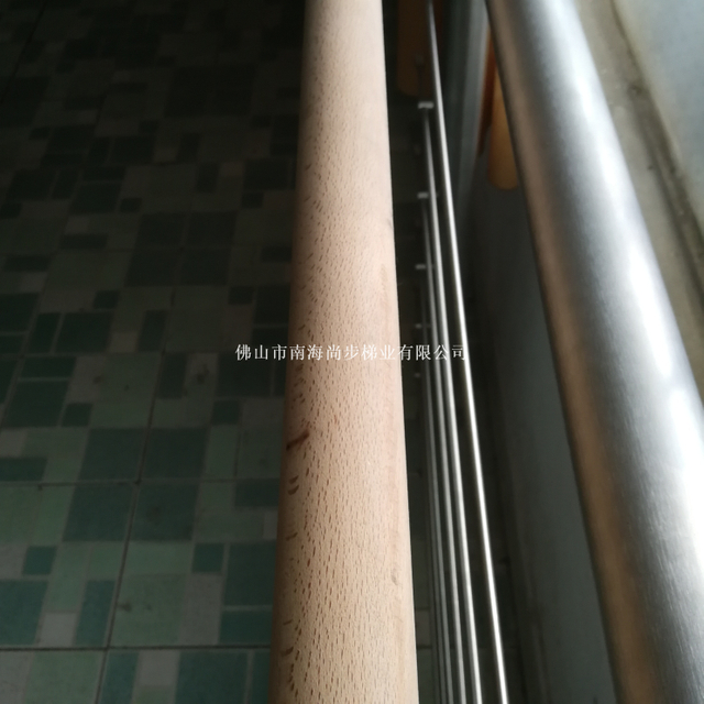 佛山尚步梯业木扶手