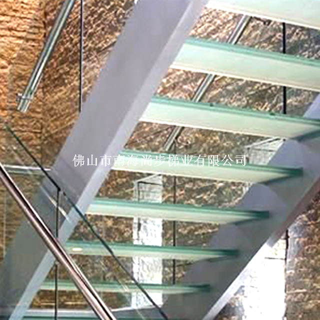 玻璃楼梯